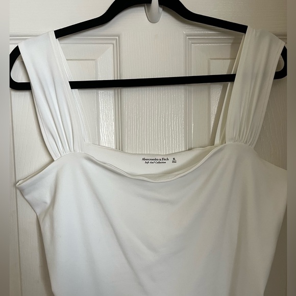 A&F Seamless Fabric Ruched Strap Bodysuit NWT - Picture 3 of 3